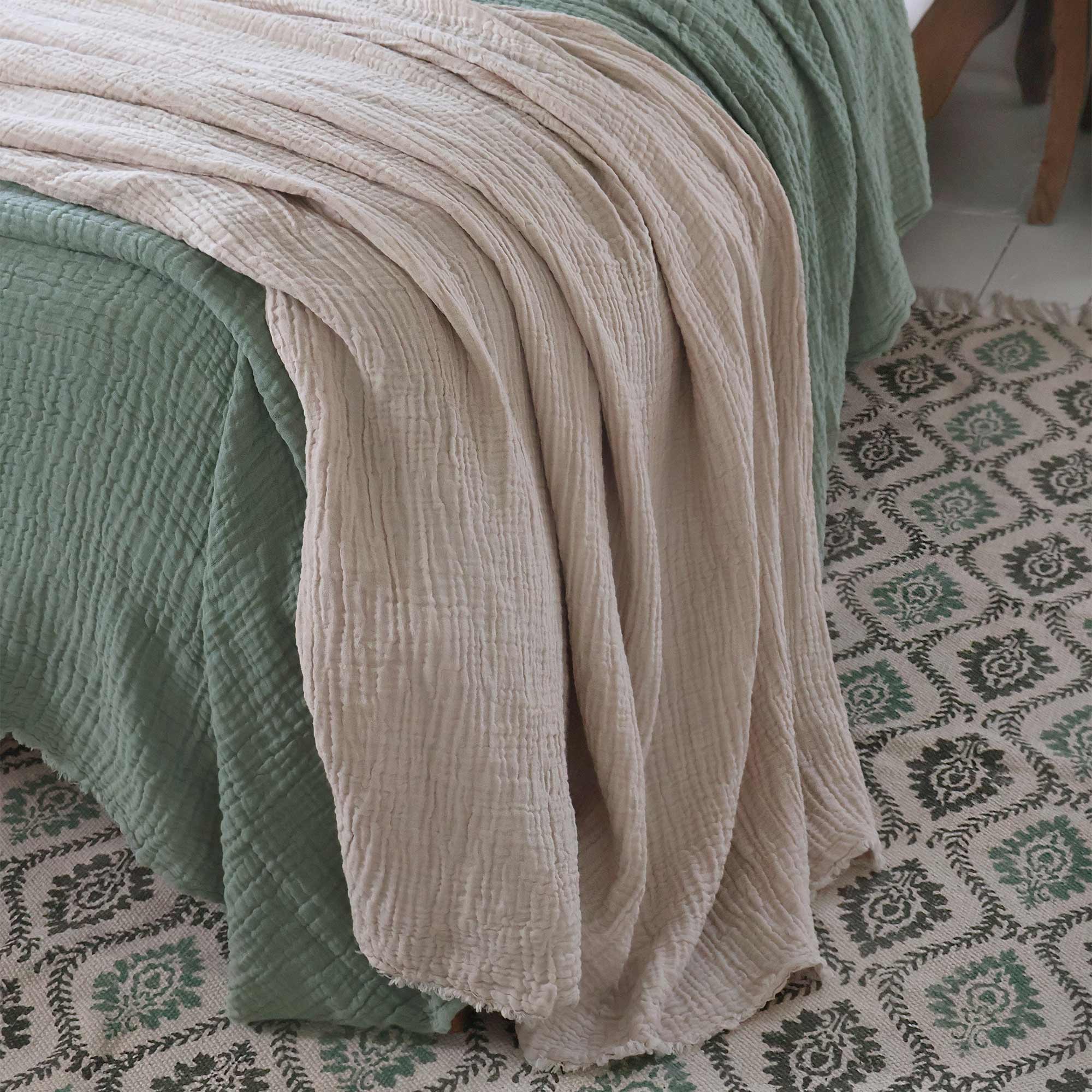 Crinkle Throw in Beige 