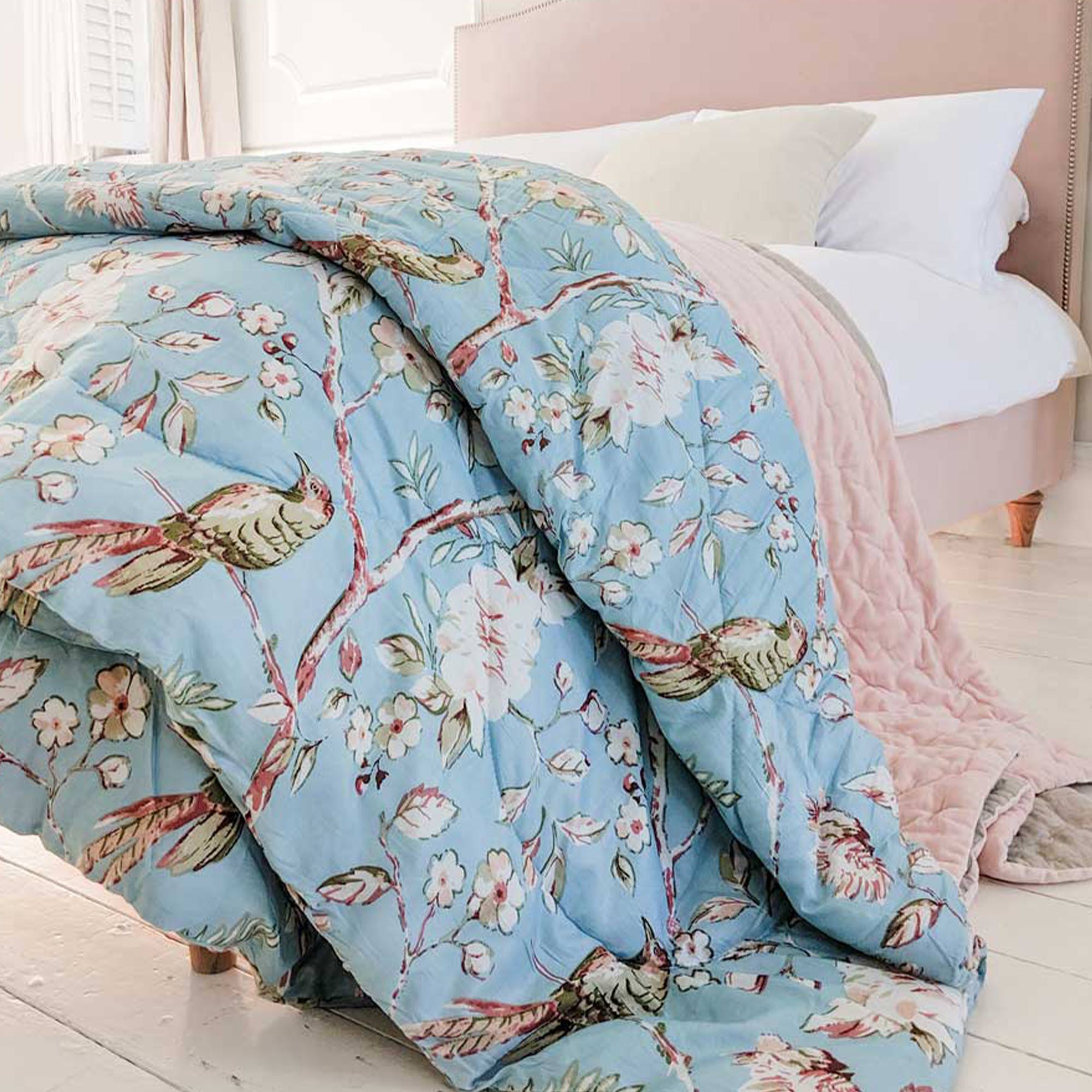 Quilted Bedspread with Blue Botanical Design