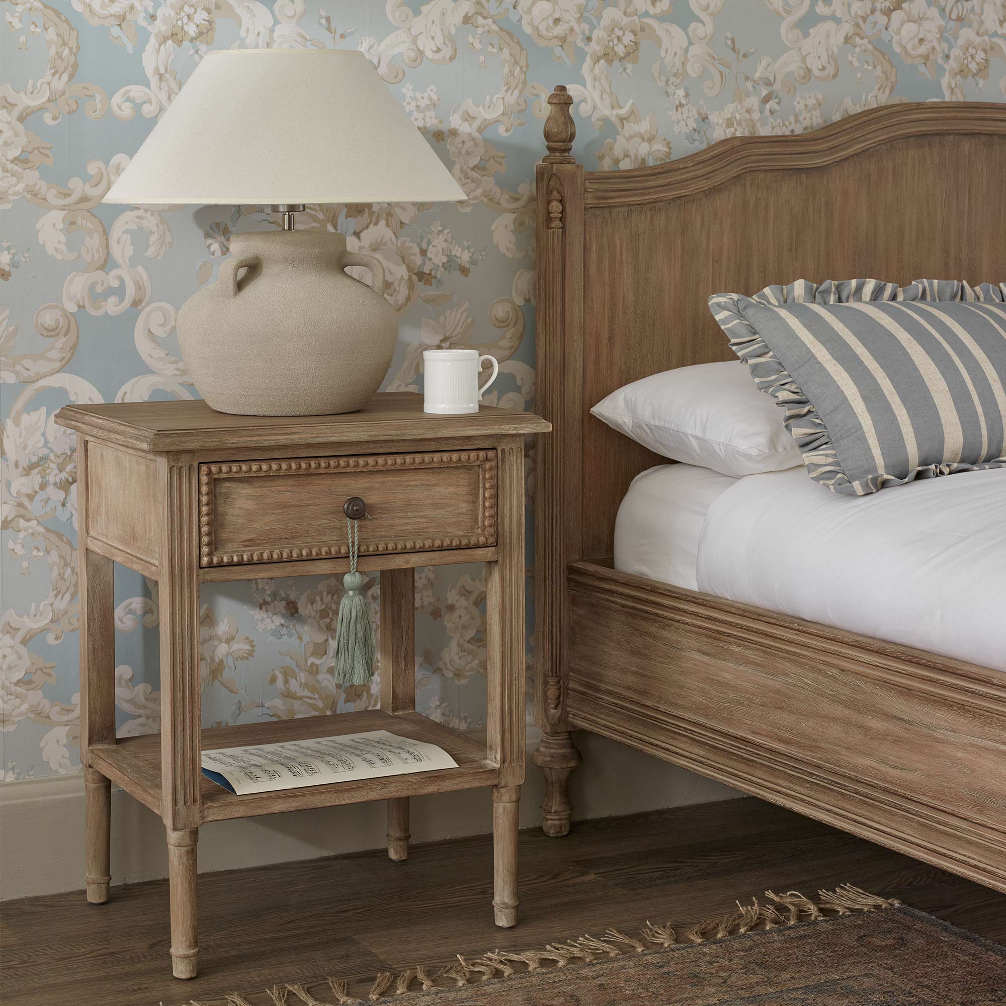 Clair de Lune Perle Bedside Table