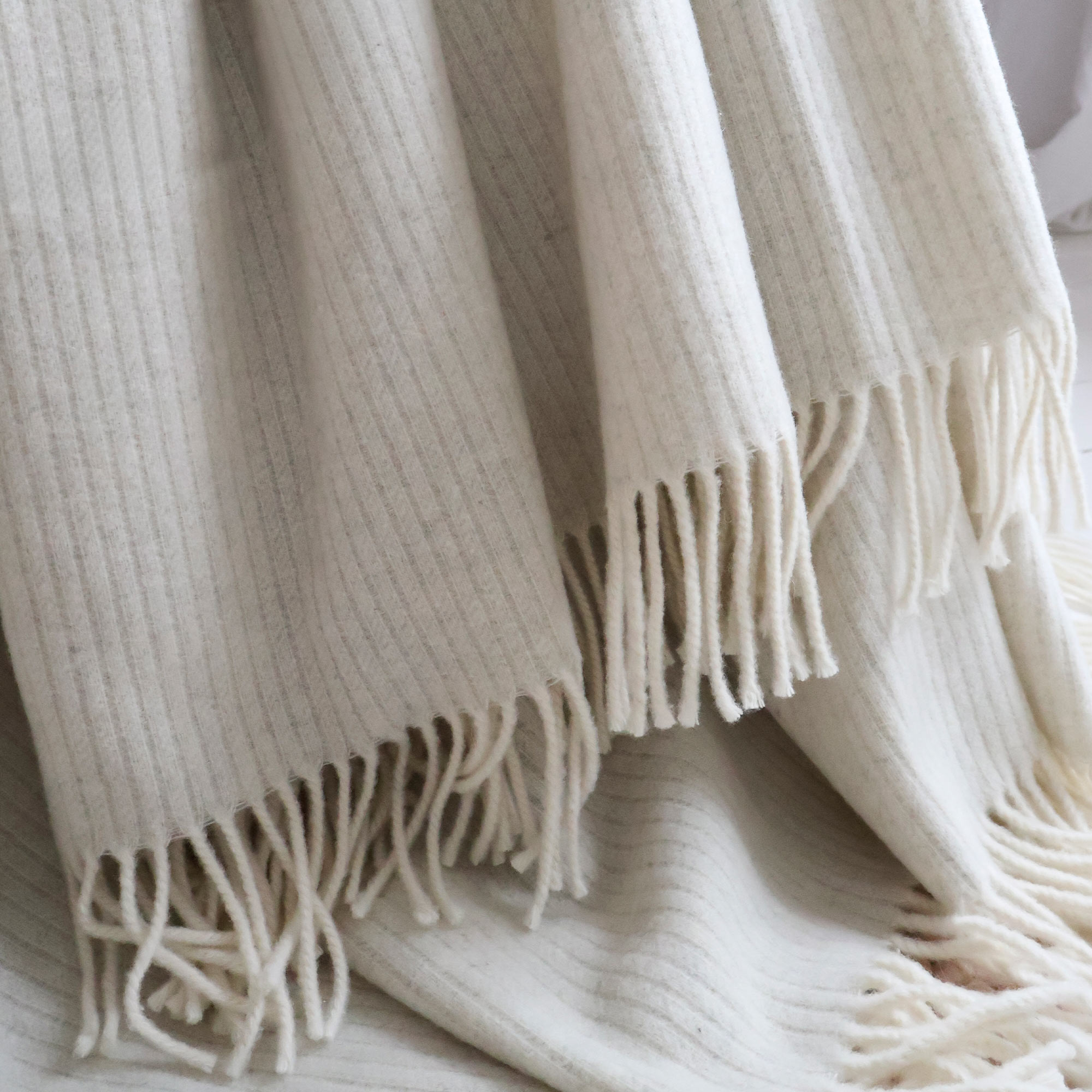 Cashmere Throw in Cloud Grey