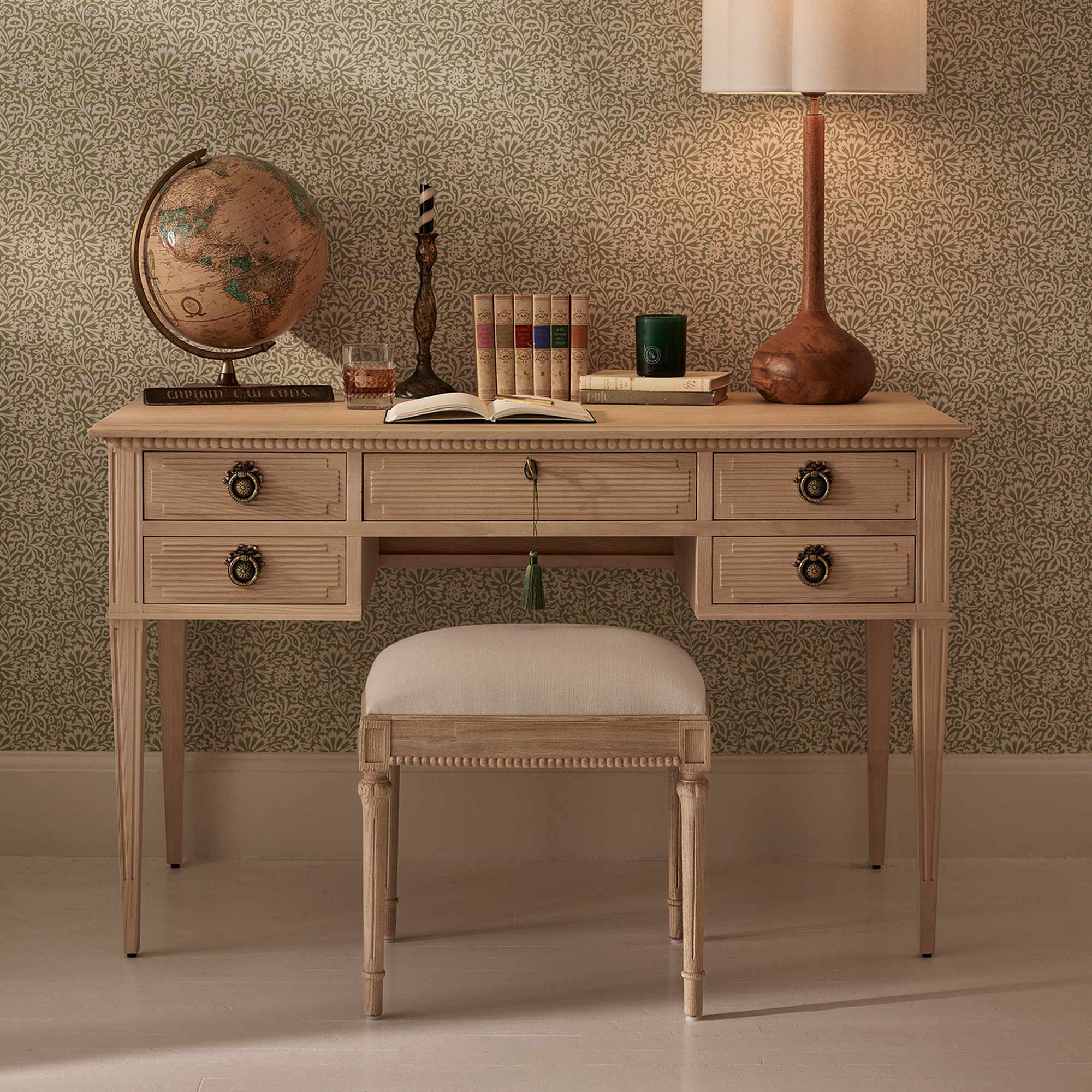 Gustavian Dressing Stool