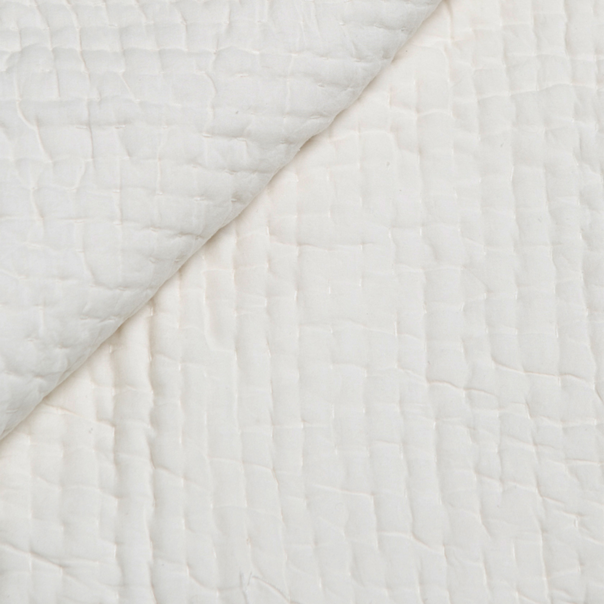Dreamy Cotton Bedspread in Ivory 
