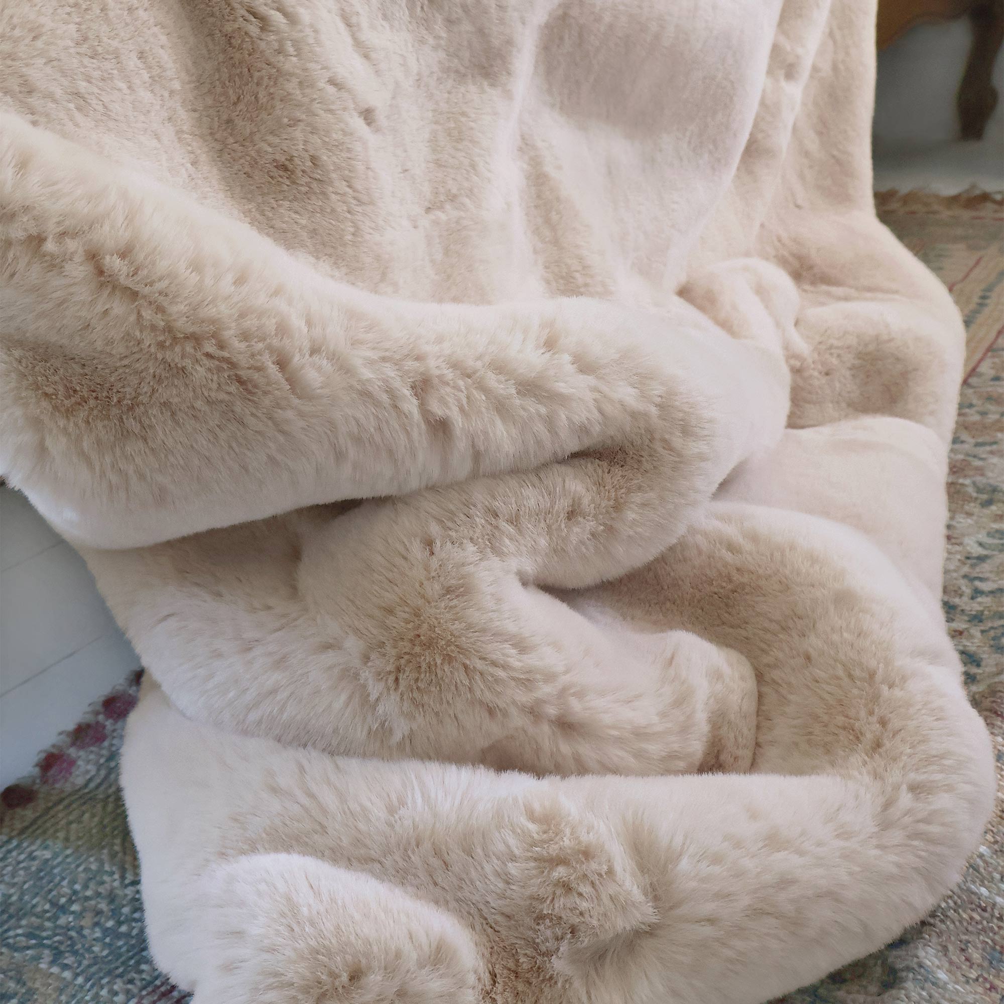 Faux Fur Throw in Oatmeal
