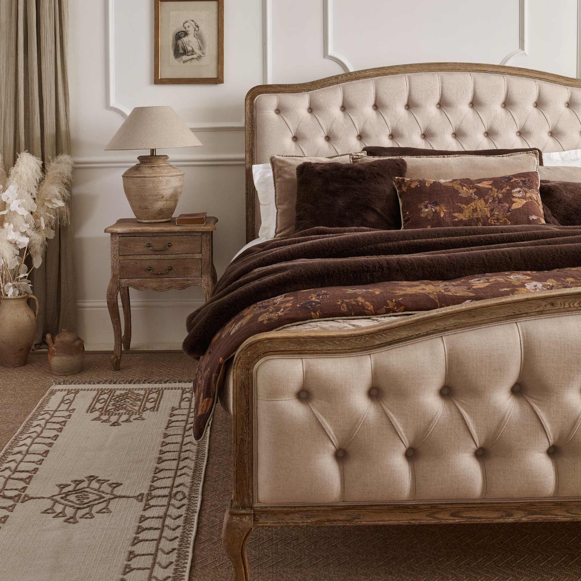 French Romance Oatmeal Linen Upholstered Bed