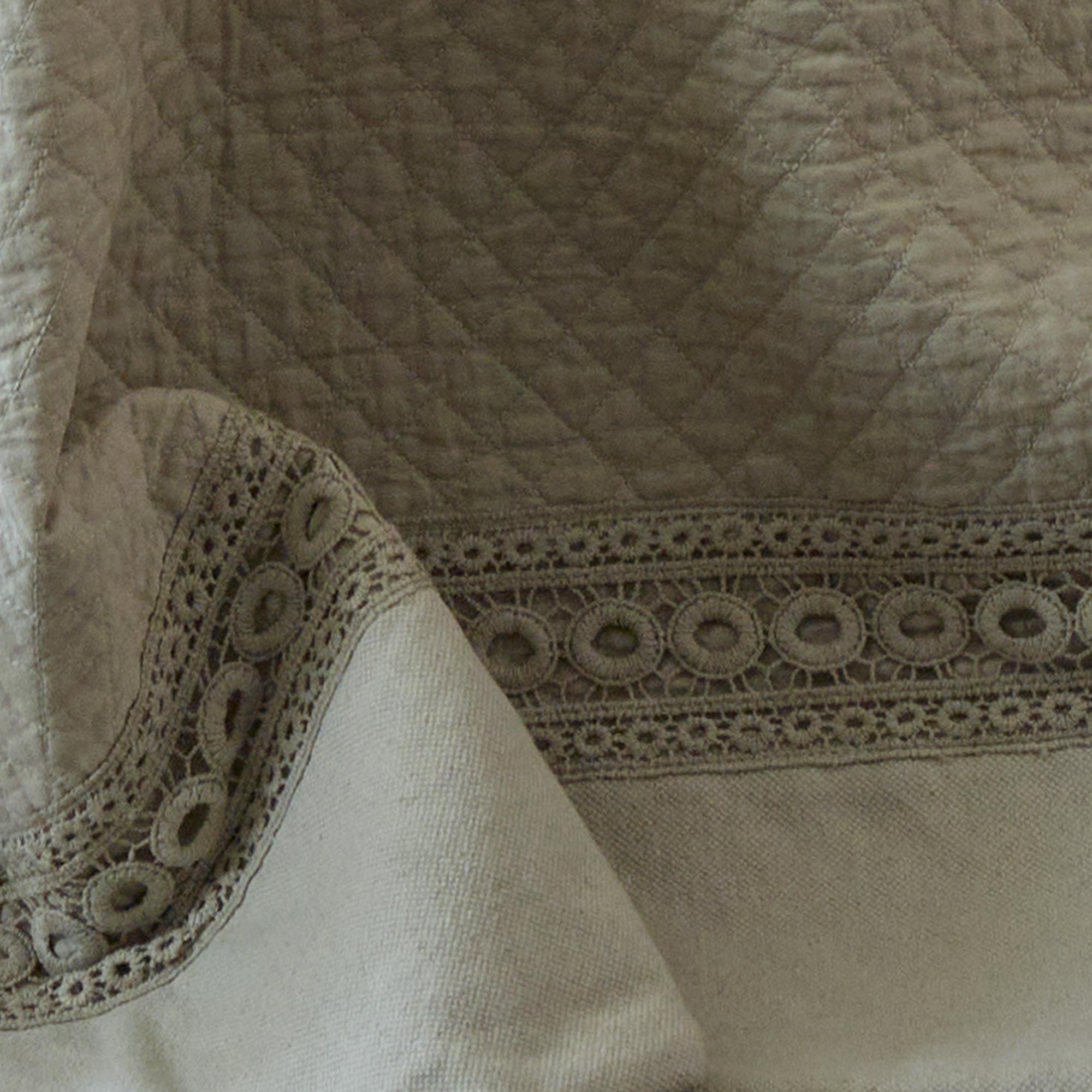 Lace Matelassé Cotton Bedspread