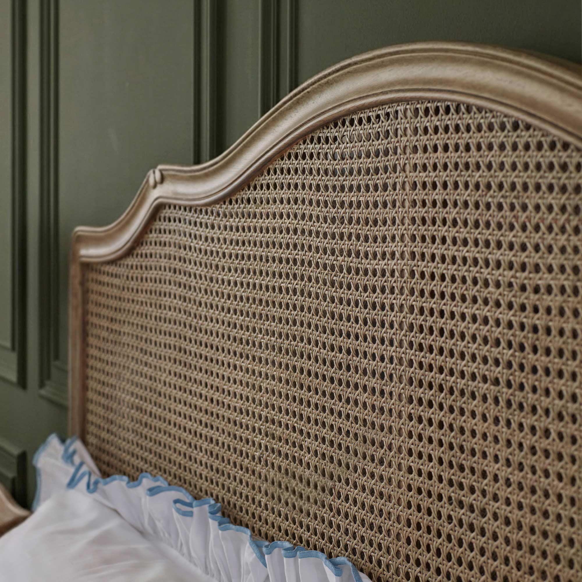 Love Story Curved Rattan French Bed