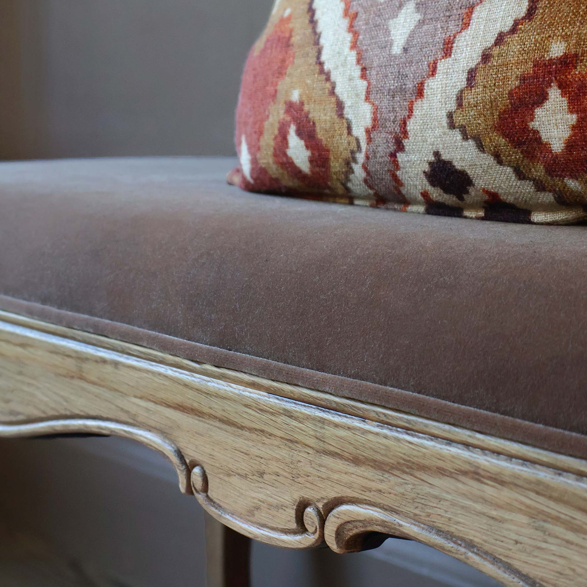 Love Story Mole Velvet Bench