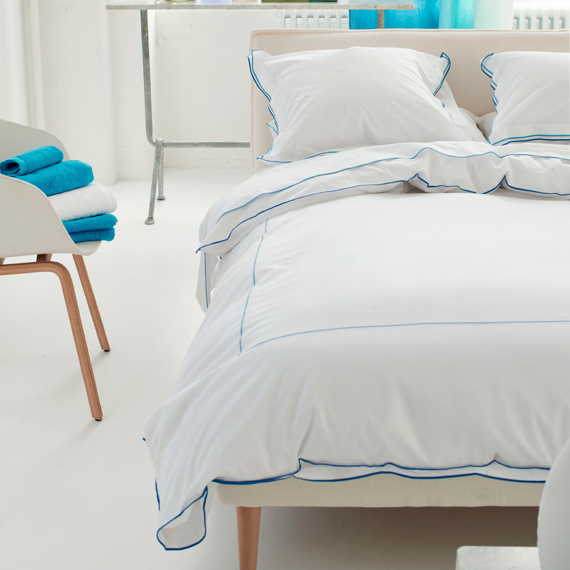 Designers Guild 400 Thread Count Bed Linen Set in Cobalt Blue