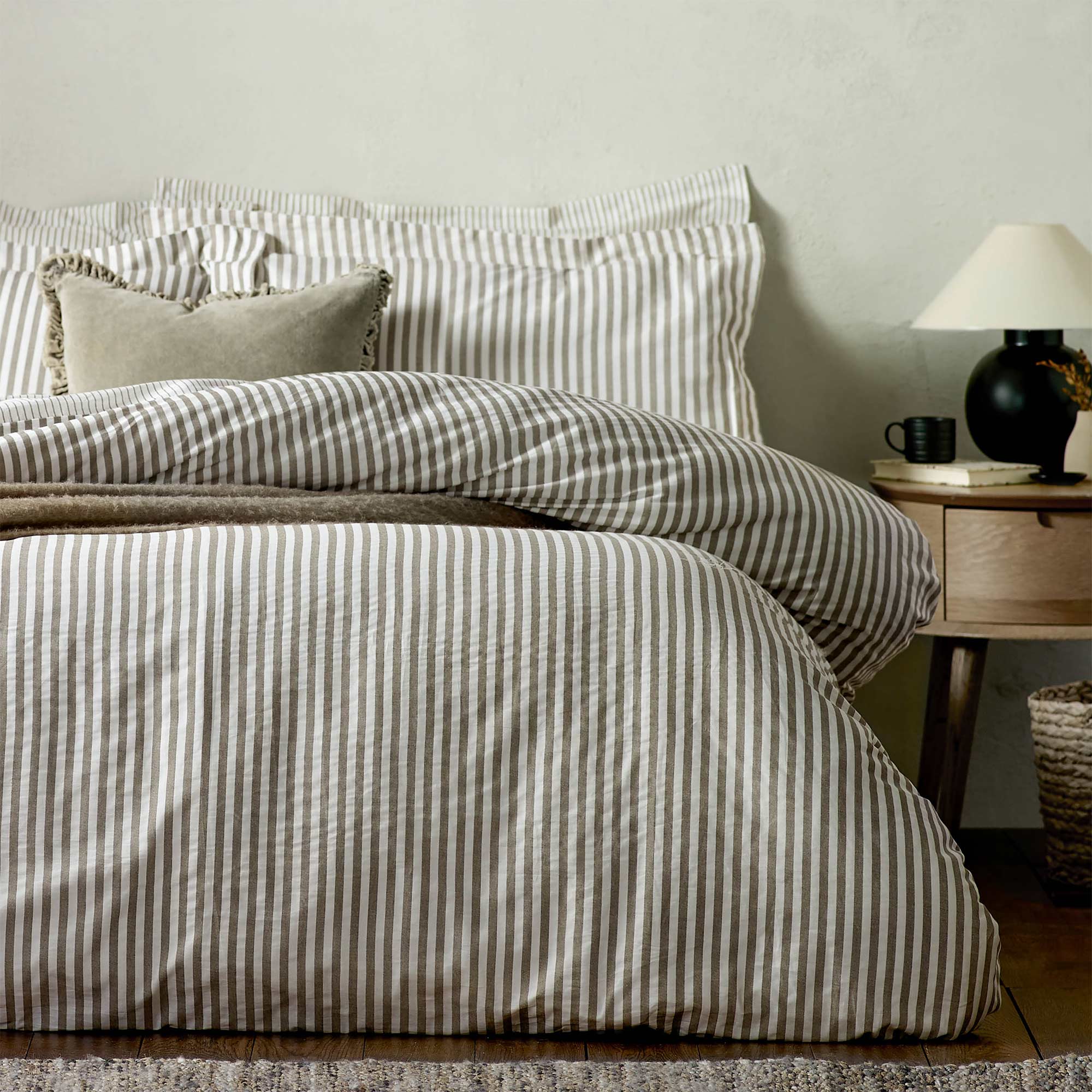 Petit Breton Bed Linen Set in Mole Brown