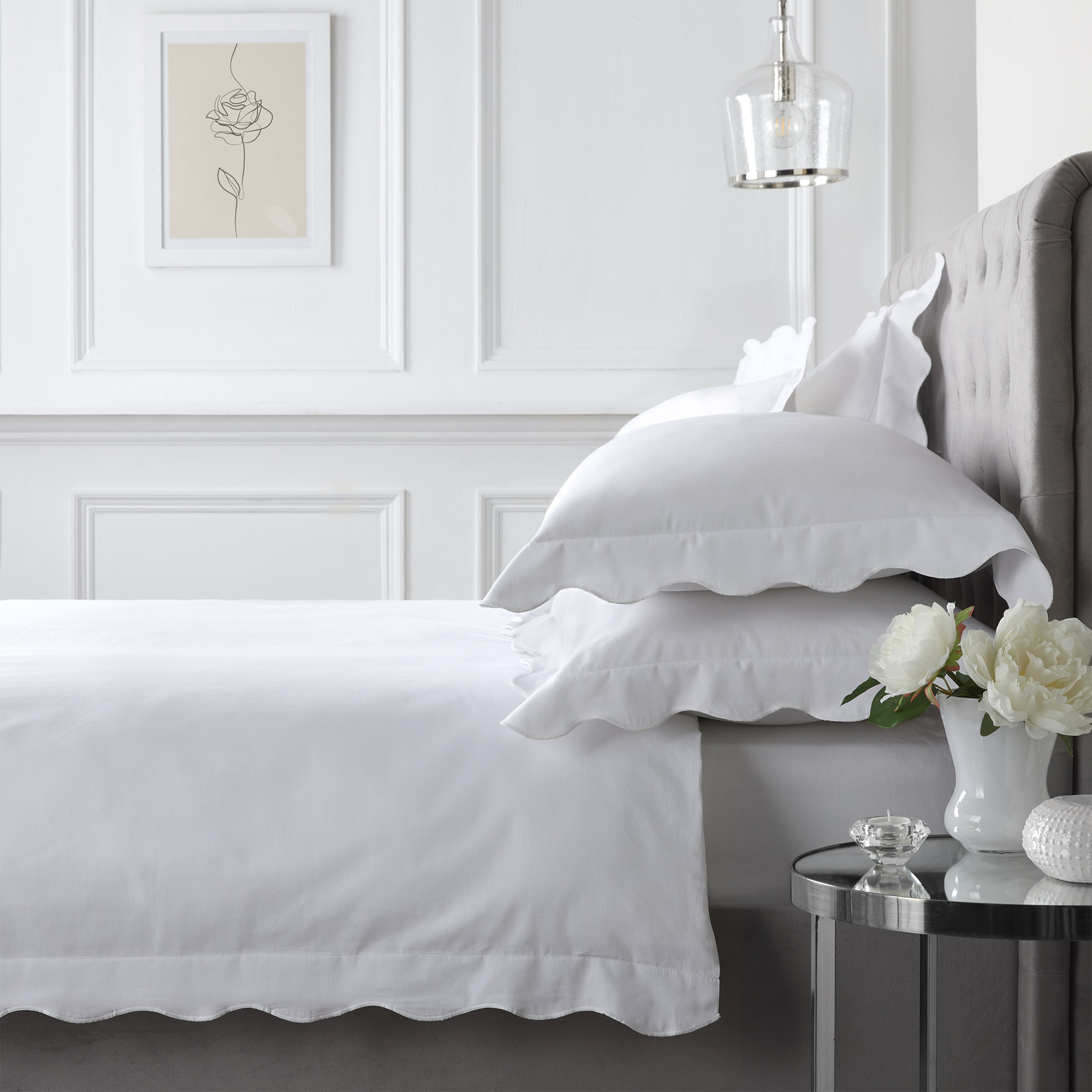Ruffle Edge White Bed Linen Set