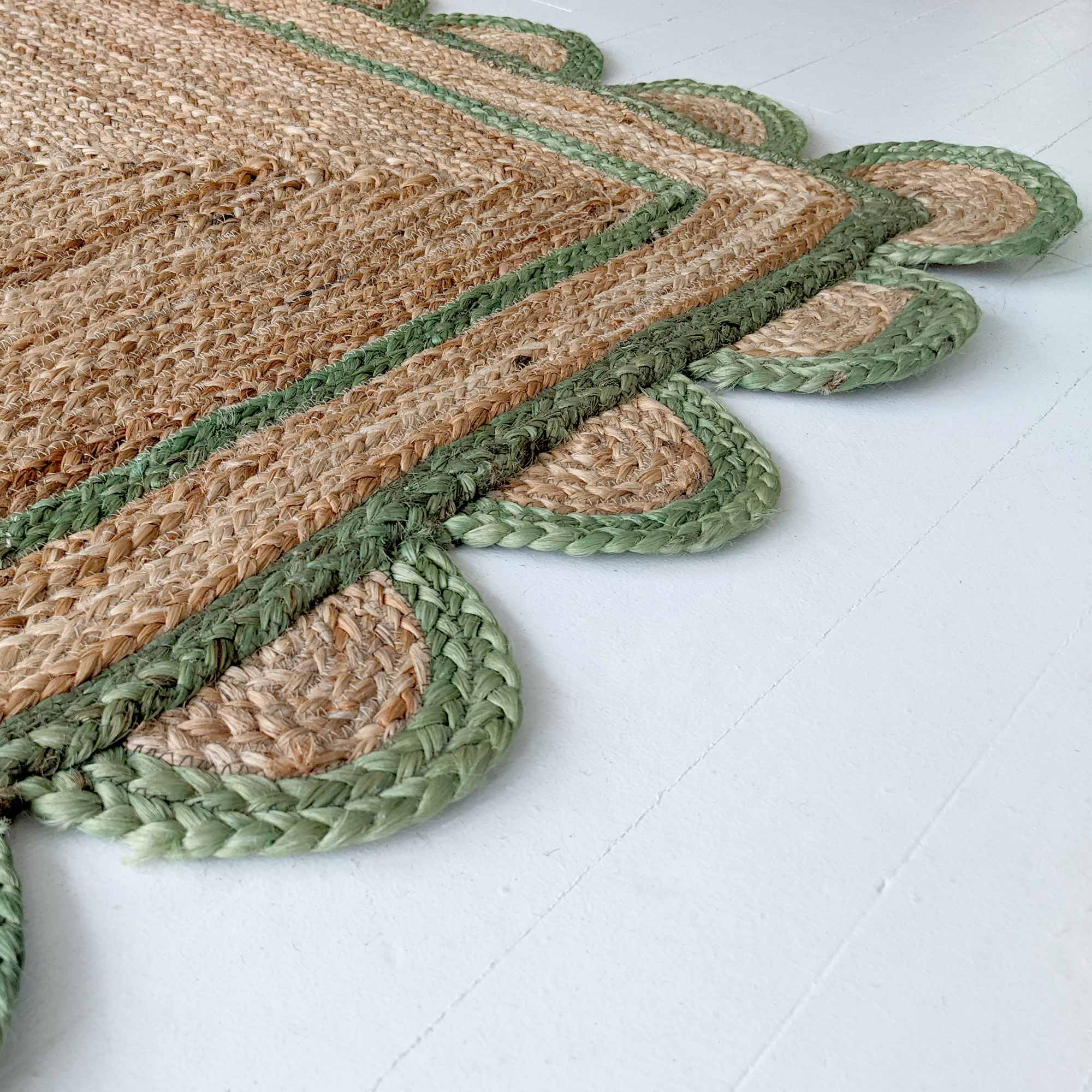 Sundar Scallop Green Jute Rug